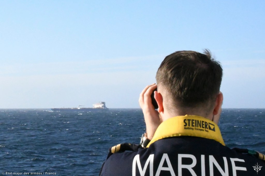 Springbok1973's tweet photo. La pregunta.

¿Apresarà la MARINE francesa al petrolero fantasma M/T GUANYIN 🇲🇬, bandera falsa de Madagascar-Conakry 🏴‍☠️?

El darkfleet tanker hizo tránsito por el Estrecho de Gibraltar esta mañana en máxima condición de carga.

Se trata de un darkfleet duro, de los peores. Otro más...otra bomba de relojería medioambiental.

Si lo apresan, será el tercer bofetón sin manos en seguridad marítima y law enforcement de Francia, frente a la indolencia de España de cara al fenómeno darkfleet.

Y si acontece en #ZEE española, como el caso del darkfleet GRINCH🇰🇲, sería especialmente bochornoso.

Aquí les dejo el tránsito de esta mañana al detalle.
https://t.co/O5s34lYR6a

#TANKERWARS #DarkFleet @MarineNationale #FrenchNavy #FlotaFantasma casos #ChariotTide 🇲🇿 #DEYNA 🇲🇿 #GRINCH🇰🇲 #GUANYIN🇲🇬 #SEAOWL1🇰🇲 #MOONI🇦🇬 #AGATE🇻🇺 y una larga lista de episodios...