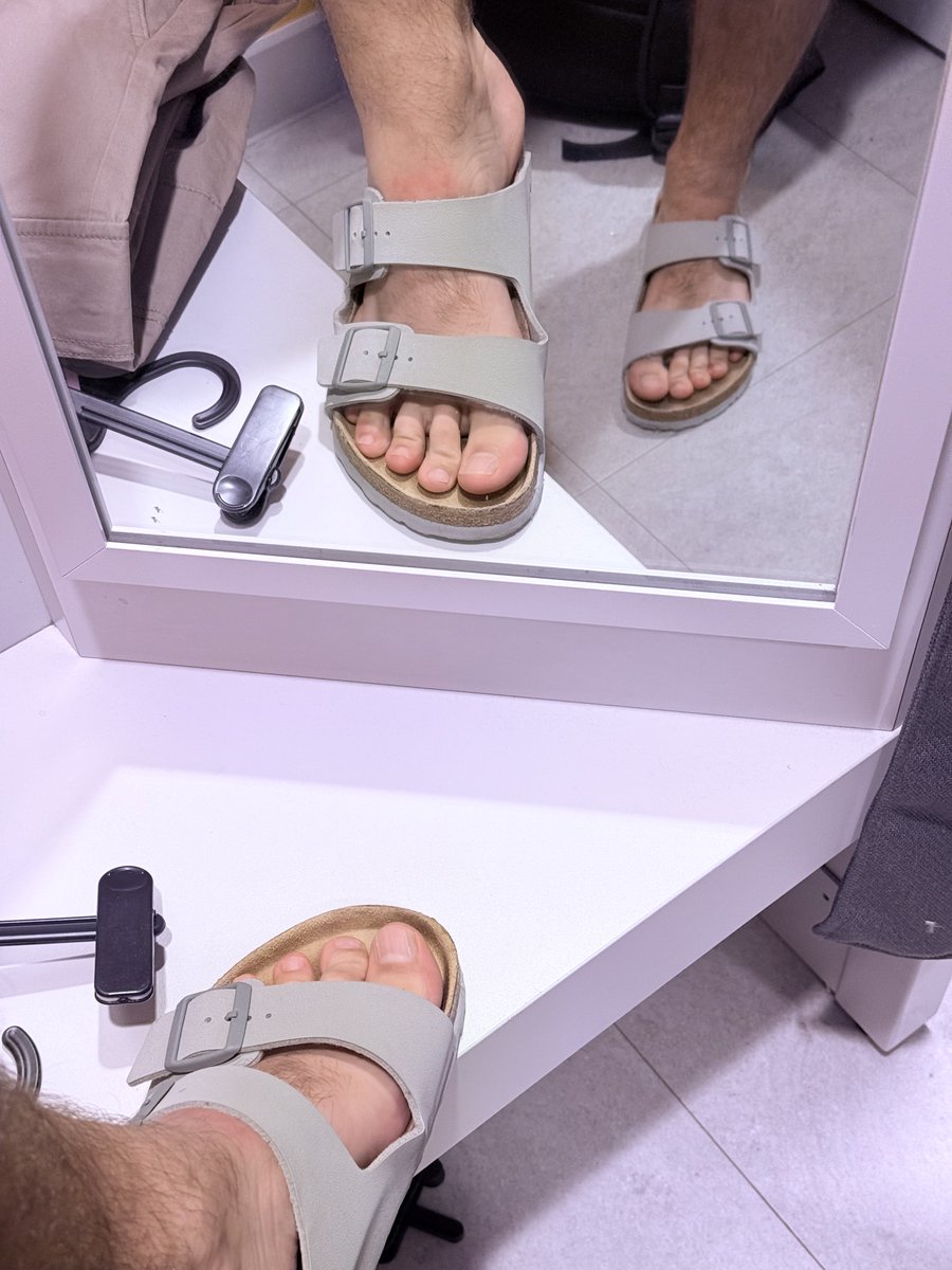 Worship in the changing room !
Send me your salary !
I have a plan to spend it all !
#feet #sandals #toes #menfeet #feetmodel #findom #domination #humiliation #soles