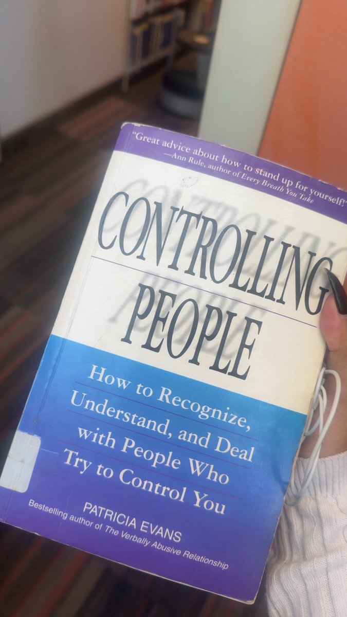 mujhemaardo's tweet image. the uni library be having anything fuck u mean controlling people omg