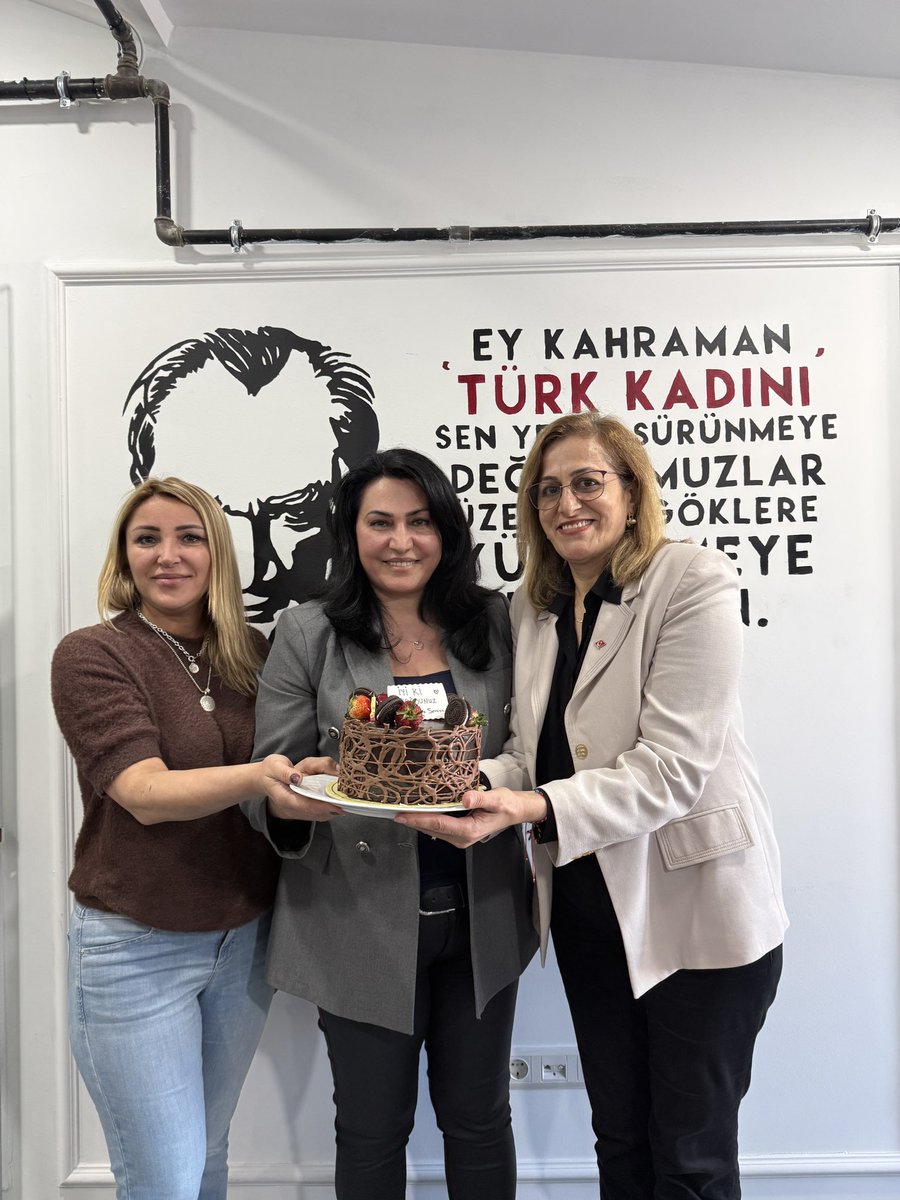 CHP Kartal Kadın Kolları olarak Nisan ayı olağan yönetim kurulu toplantımızda bir araya geldik.
Geride bıraktığımız dönemin çalışmalarını değerlendirerek, önümüzdeki süreçte hayata geçireceğimiz çalışmalar ve projeler üzerine planlamalar yaptık.

Toplantımızda ayrıca yönetim