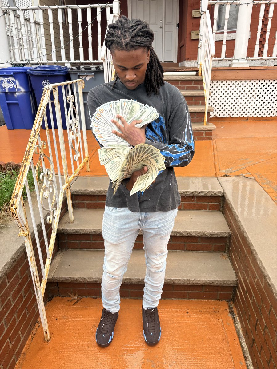 Yfn2g_'s tweet photo. G day dump🩸 https://t.co/s4mln1nlmy