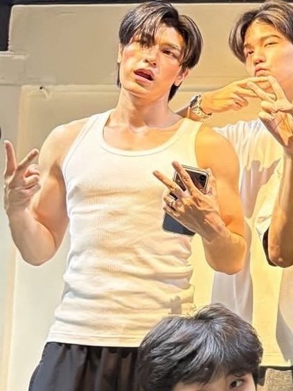 ivy ୨ৎ dwy tweet media