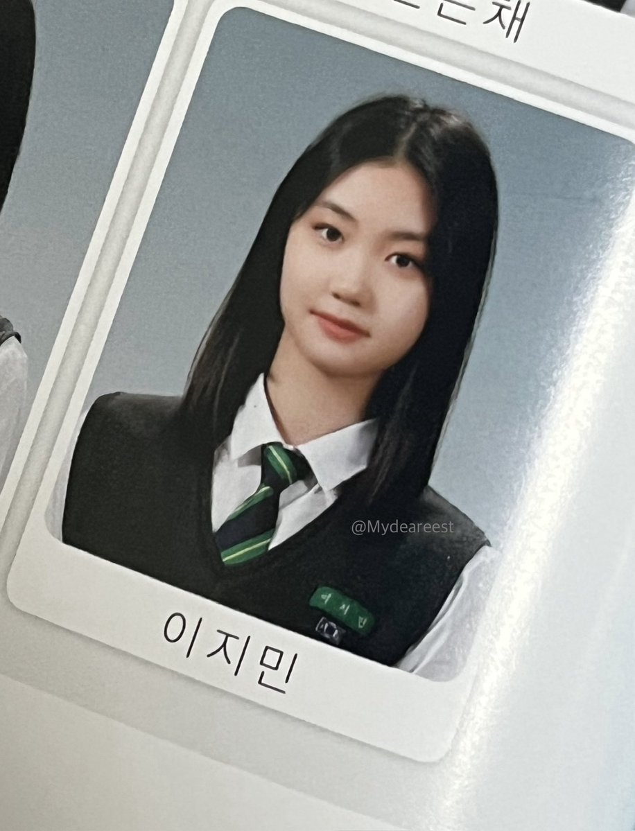 Mydeareest's tweet image. 제보받은 지민이 중학교 졸업사진♡

#UNCHILD #언차일드 #EVON #이본