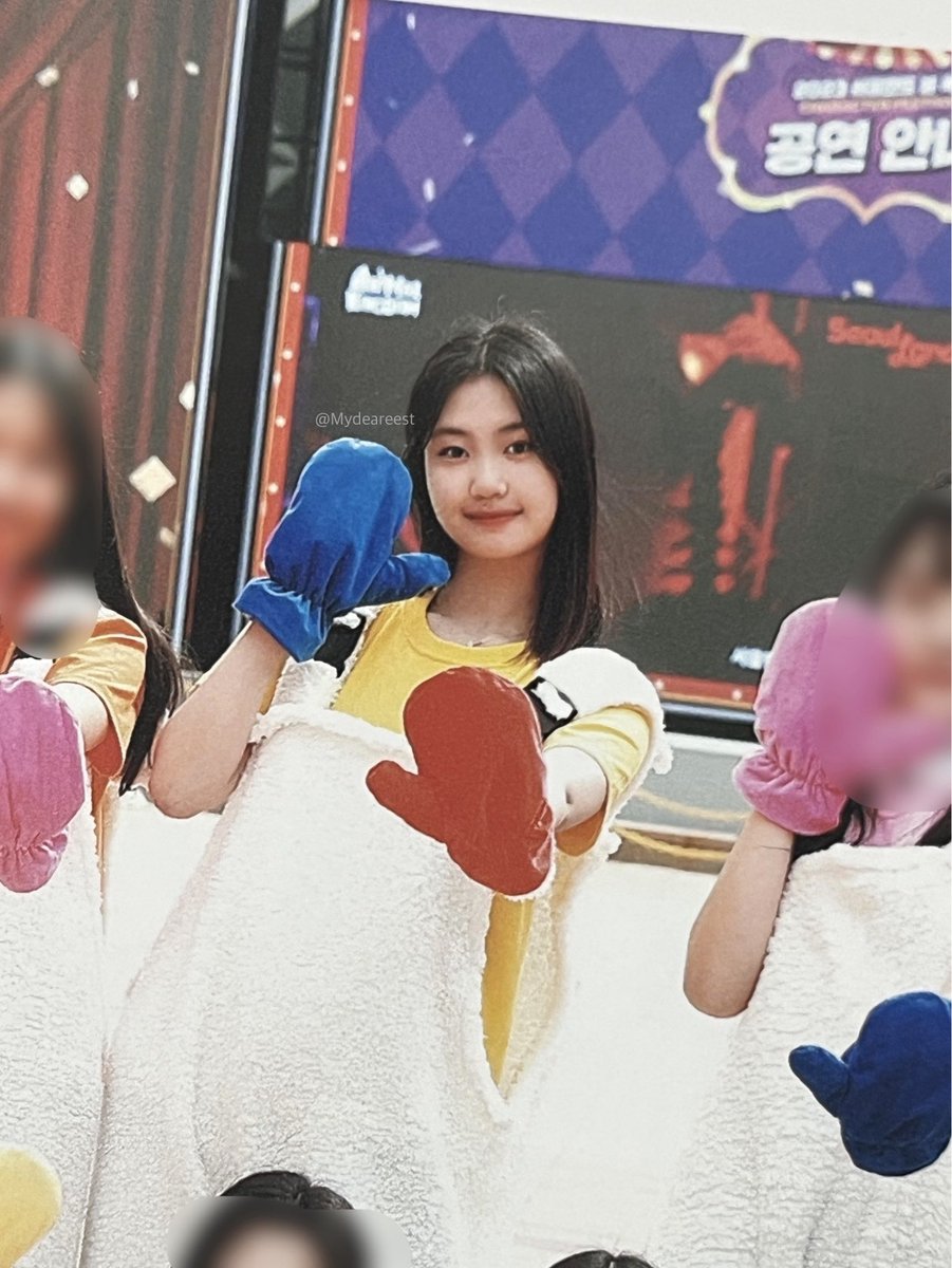 Mydeareest's tweet image. 제보받은 지민이 중학교 졸업사진♡

#UNCHILD #언차일드 #EVON #이본