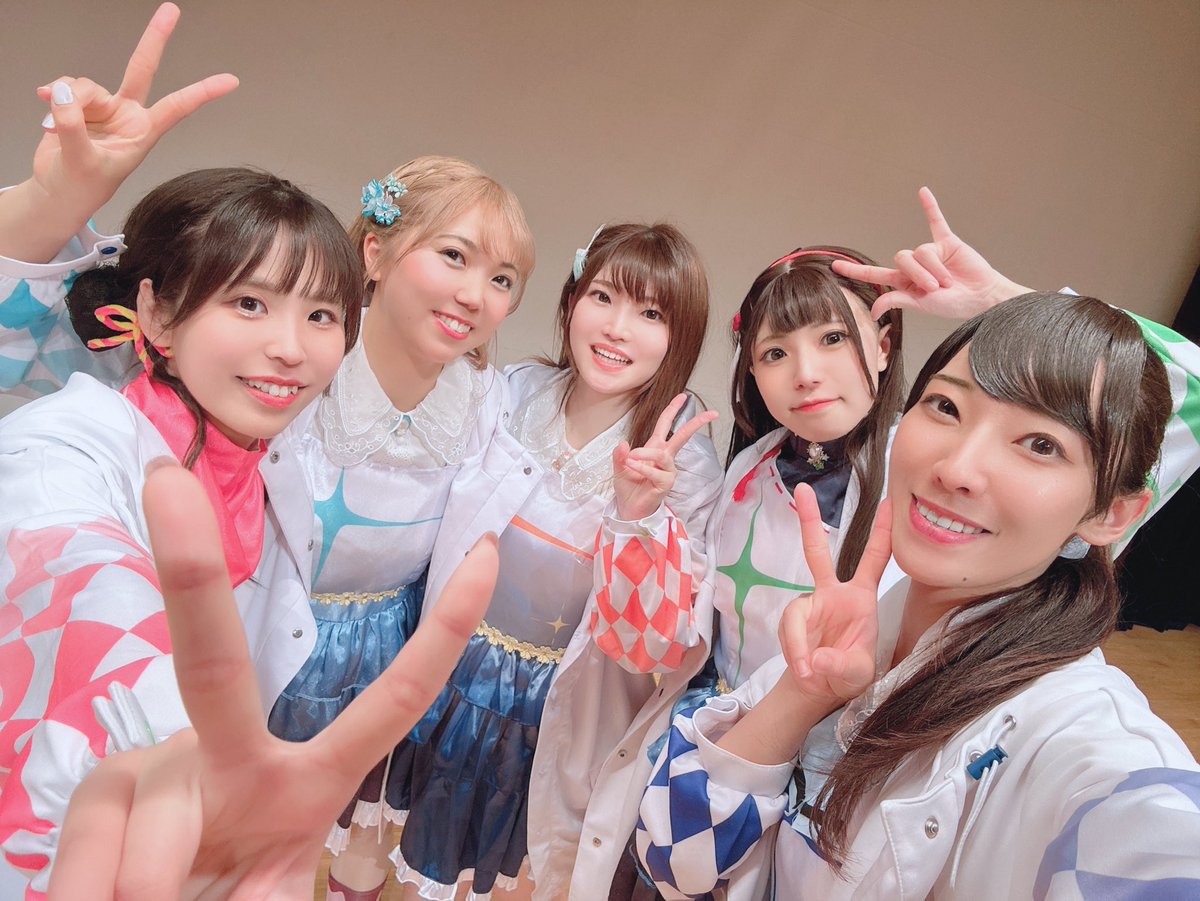andZ131's tweet photo. 改めて
結ヶ峰女子高等学校を卒業しました🏔️🎓
この5人だからここまで来れました
みんな本当に大好き💗
そして最強のスタッフ陣でした
ラストLIVEが滞りなく行えたのは間違いなくみんなのおかげです。ありがとう🫶
観に来てくれた6峰の皆
本当に沢山の方に観ていただけて幸せです。
峰は私の宝物💎✨ https://t.co/5OlgXvXTHR