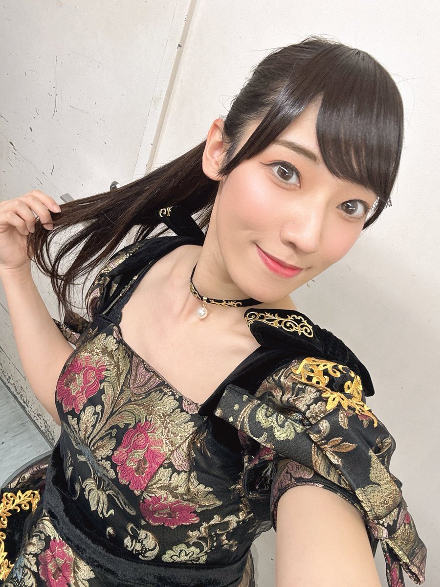 andZ131's tweet photo. 改めて
結ヶ峰女子高等学校を卒業しました🏔️🎓
この5人だからここまで来れました
みんな本当に大好き💗
そして最強のスタッフ陣でした
ラストLIVEが滞りなく行えたのは間違いなくみんなのおかげです。ありがとう🫶
観に来てくれた6峰の皆
本当に沢山の方に観ていただけて幸せです。
峰は私の宝物💎✨ https://t.co/5OlgXvXTHR