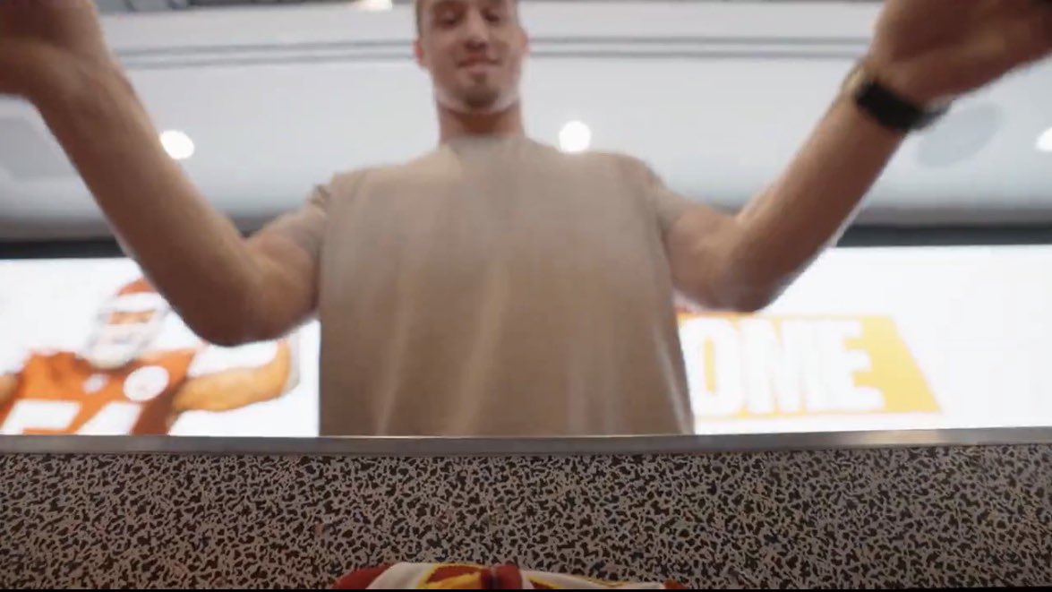 NFL Fashion Advice tweet media