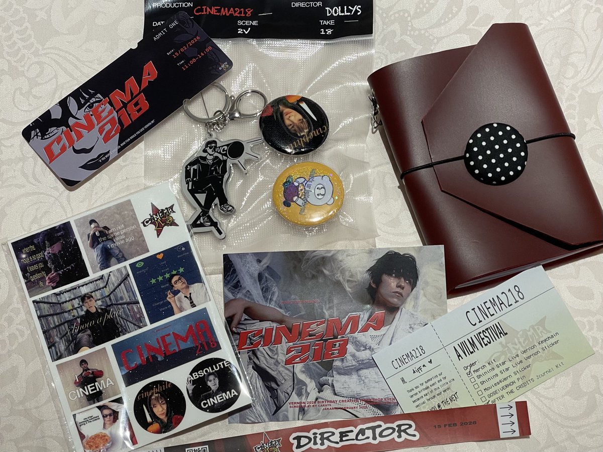 kenobbbbi's tweet photo. if fanmade merch had its own app, i'd give this one from @CINEMA_218 a five-star rating 🙂‍↕️🖤 https://t.co/cLH86vUXBw