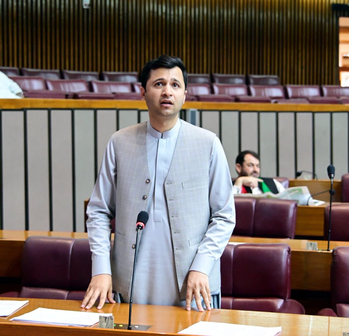 ہمارے صوبے سے بہت سے سینیٹرز اور ایم این اے منتخب ہوئے لیکن جو آواز مظلوم قوموں کے لیے بلند ہوئی اور عوام کی نمائندگی کی..! سینیٹر ہو تو ملی شہید عثمان لالا جیسا اور ایم این اے ہو تو خوشحال خان کاکڑ جیسا💕
#KhushalKhankakar