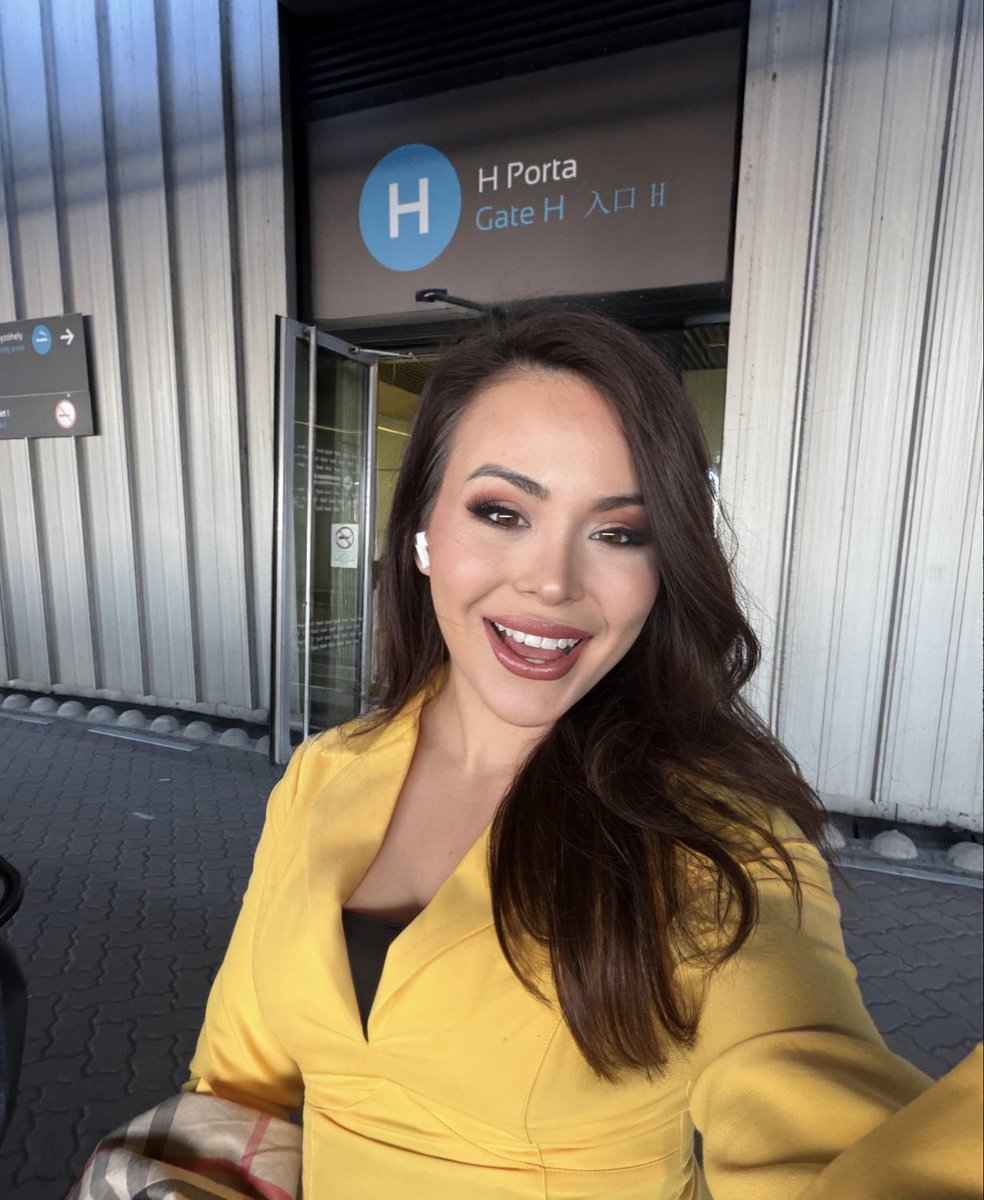 Scarlett Karoleva tweet media