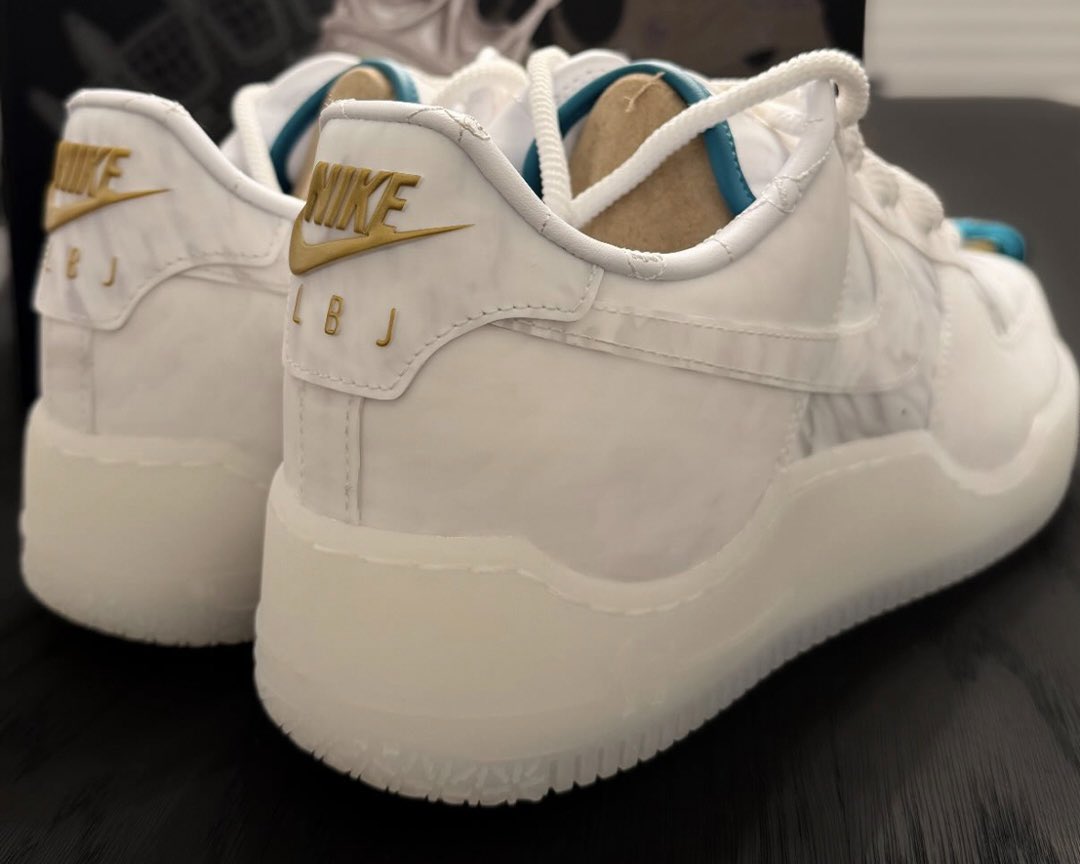 nicekicks's tweet photo. FIRST LOOK 👀

LeBron James x Nike Air Force 1 “Marble” 🌐 https://t.co/Nxd2KwOVW1