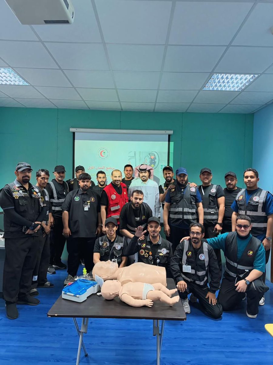 alsaeka_rescue's tweet photo. تتقدم جمعية الصاعقة للبحث والانقاذ بالشكر الجزيل لهيئة الهلال الاحمر السعودي نظير جهودها المتميزة لتقديم دورة (الثمان الاولى) للاسعافات الاولية والتي استفادت منها الجمعية واضفت الكثير من المعلومات في المجال الاسعافي للانقاذ وخدمة المجتمع
@mediasrca https://t.co/W0laSfbWDg