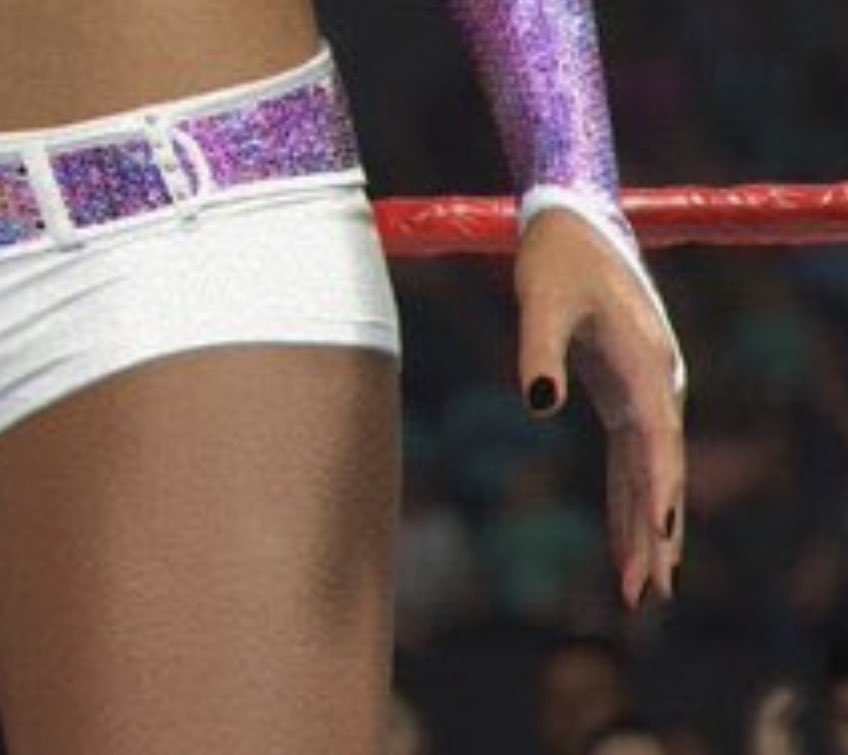 Lauren ✮ tweet media