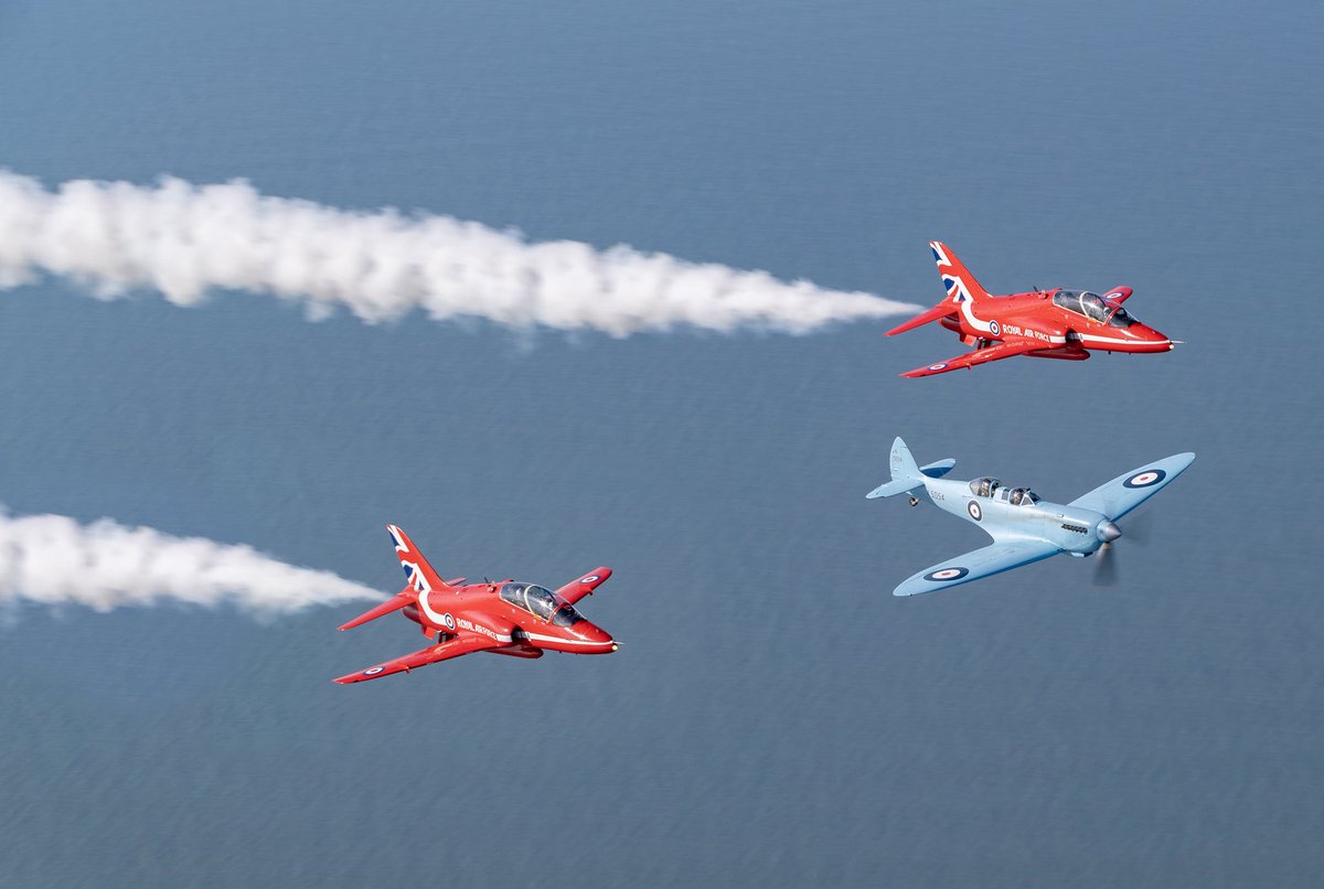 RAFBBMF's tweet image. Spitfire90 flights 1 and 2 have been a huge success!

‘K5054’ has flown alongside various @RoyalAirForce assets so far, including the F35 Lightning II (@RAF_Marham), the Phenom T1 (RAF Cranwell), the @rafredarrows (@RAFWaddington) and of course our very own Spitfire and Dakota.