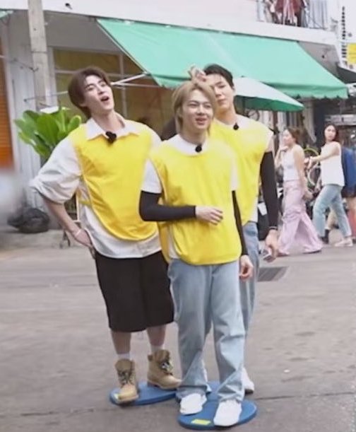 ‎𝗯𝗹𝘂𝗲 𝗽𝗲𝗮𝗰𝗵 ୧ · tweet media