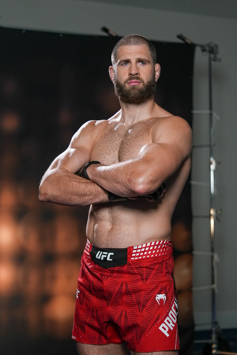 ufc's tweet image. 😮‍💨😮‍💨😮‍💨

@jiri_bjp is locked in for #UFC327! 

[ APR 11 | 9pmET on @ParamountPlus ]