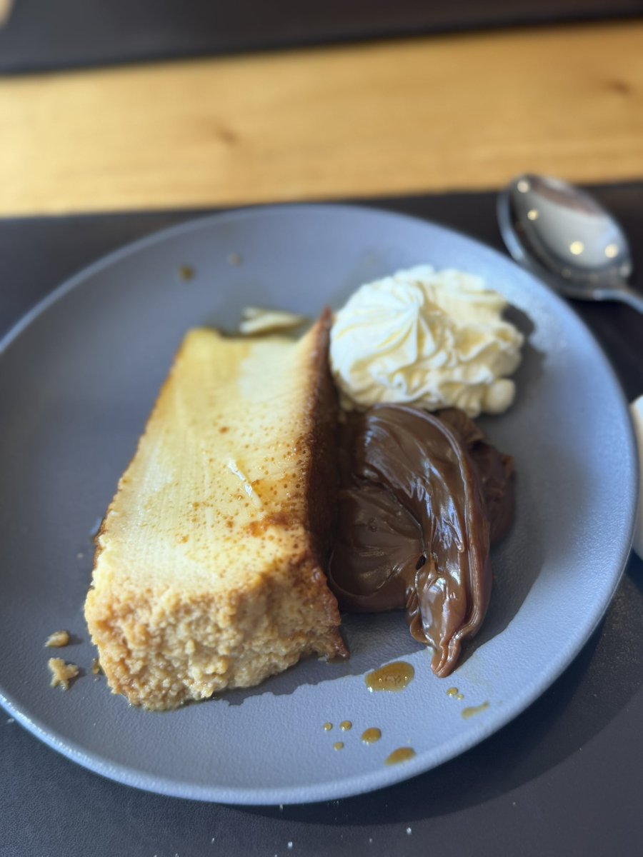 Flan con dulce de leche y crema >>>> te amo Arg.