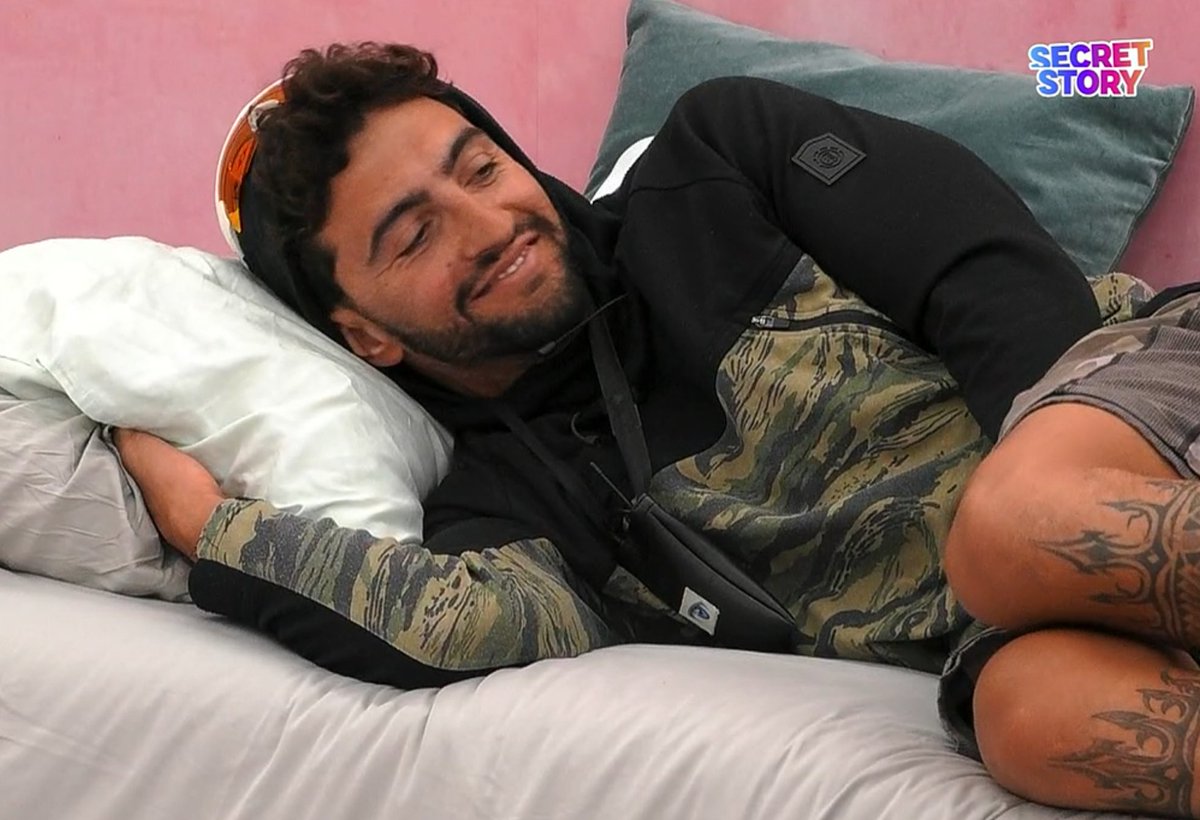 mrb. 🦋 tweet media