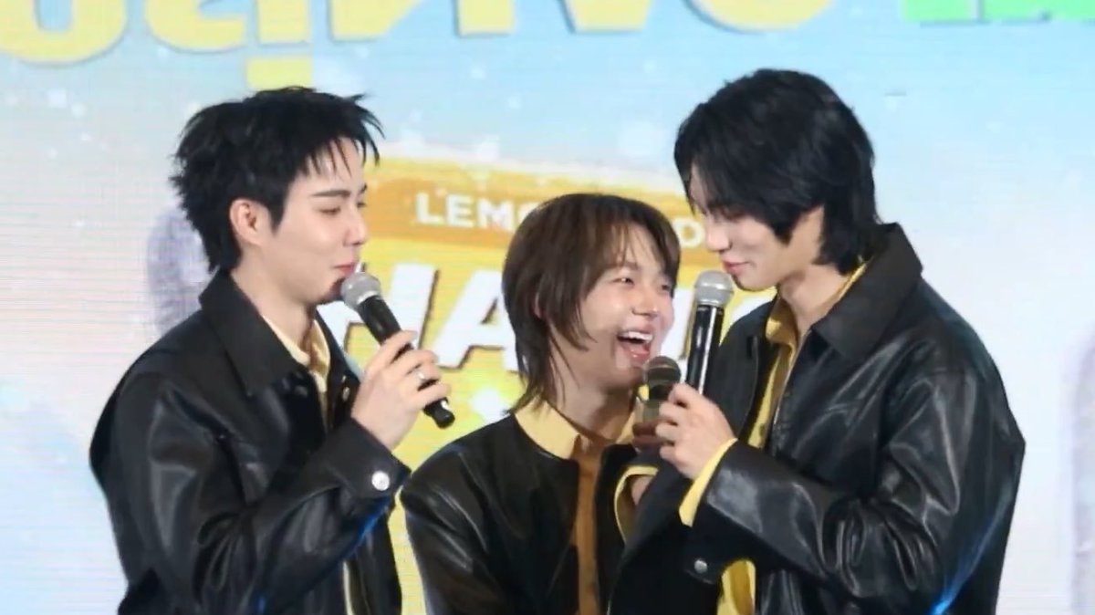 ‎𝗯𝗹𝘂𝗲 𝗽𝗲𝗮𝗰𝗵 ୧ · tweet media