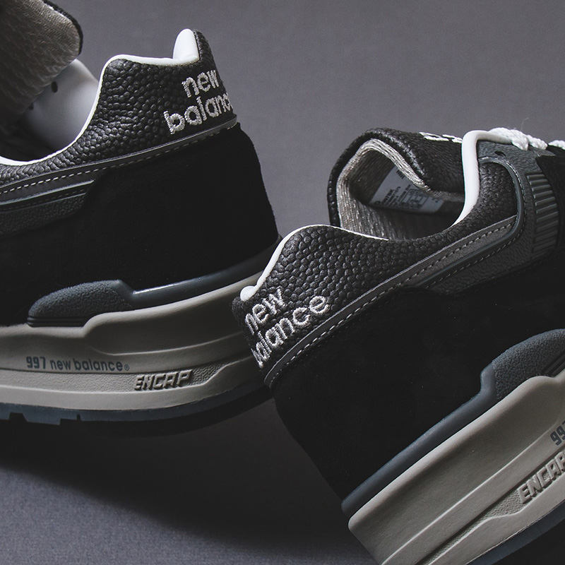 KicksDeals's tweet photo. Limited-time 40% OFF savings are active for the 'Black' New Balance 997 Core at $112.49 + FREE shipping. //Ad

BUY HERE -> https://t.co/9G2BY3c3O1 (discount AUTOMATIC in cart) https://t.co/BCbB0cxHrO