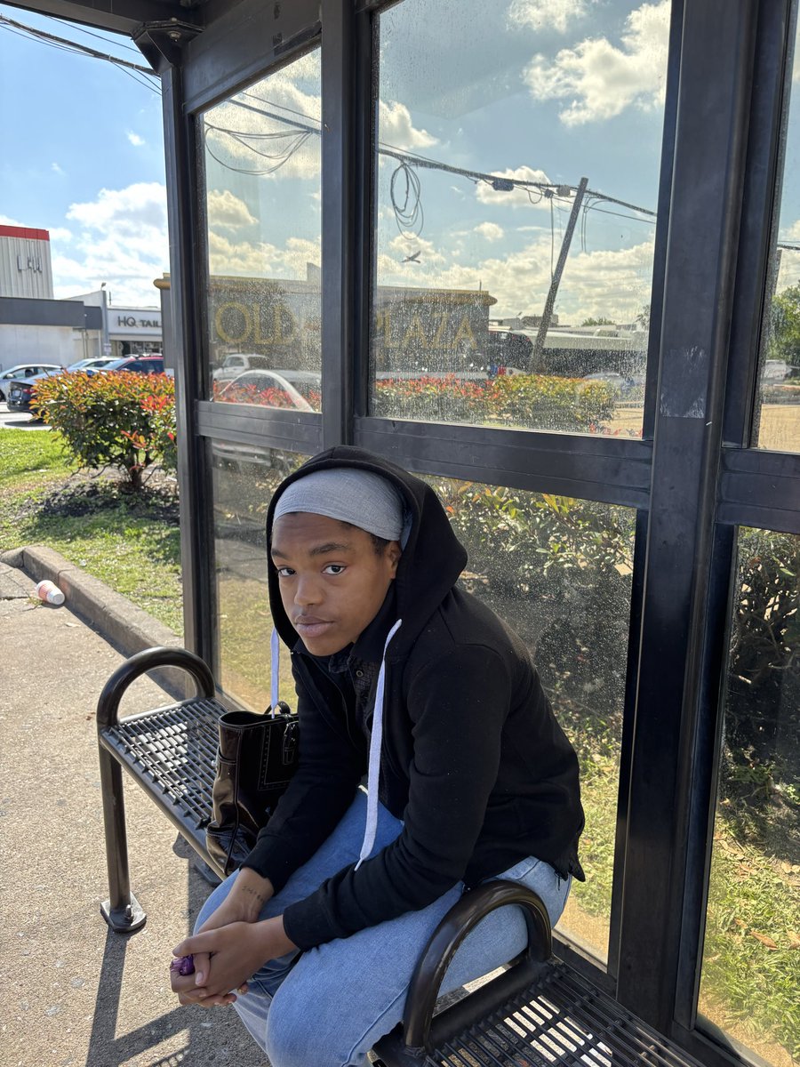 CLCCAWatchdog's tweet photo. @MetroPD Please take care of the kid vaping &amp; cussing at Chimney Rick &amp; Westheimer. https://t.co/aWh3M50R71