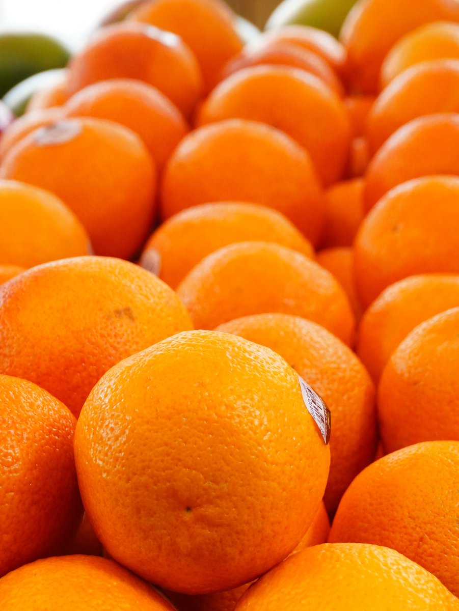 Not your typical oranges 🍊Blood oranges bring bold color and flavor that stands out on the retail floor. Different look, strong eating quality. #FreshProduce #BloodOranges #CitrusSeason