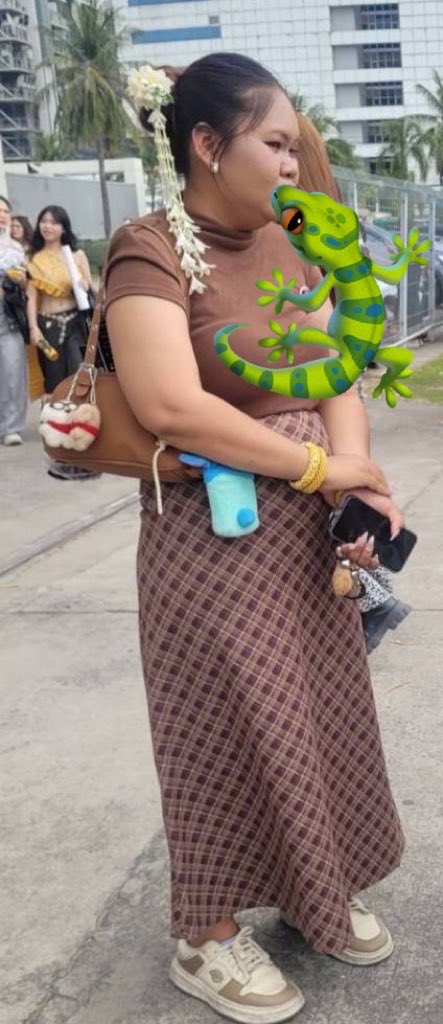 ขาหนมปาง🐽 tweet media