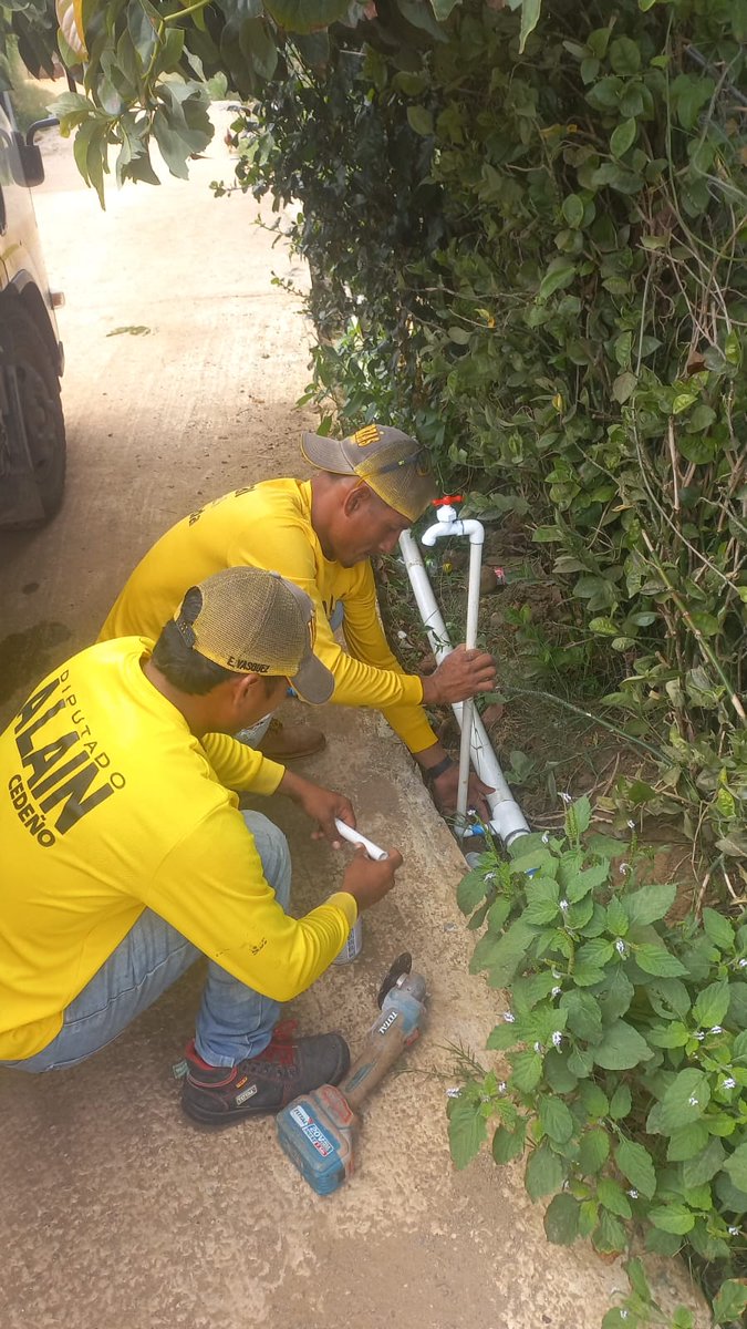 🇵🇦 La Nueva Junta Comunal de Las Garzas 2024-2029🇵🇦
seguimos realizando trabajos esto en el grifo comunal en 2 Mares. 
🫂 Porque La Nueva Junta Comunal de Las Garzas "Si Te Ayuda" 🤗