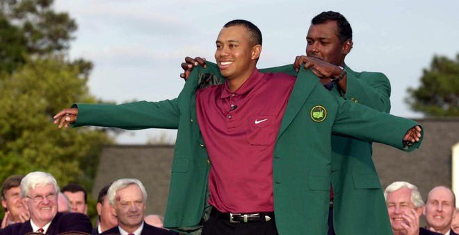 2001 Live tweet media