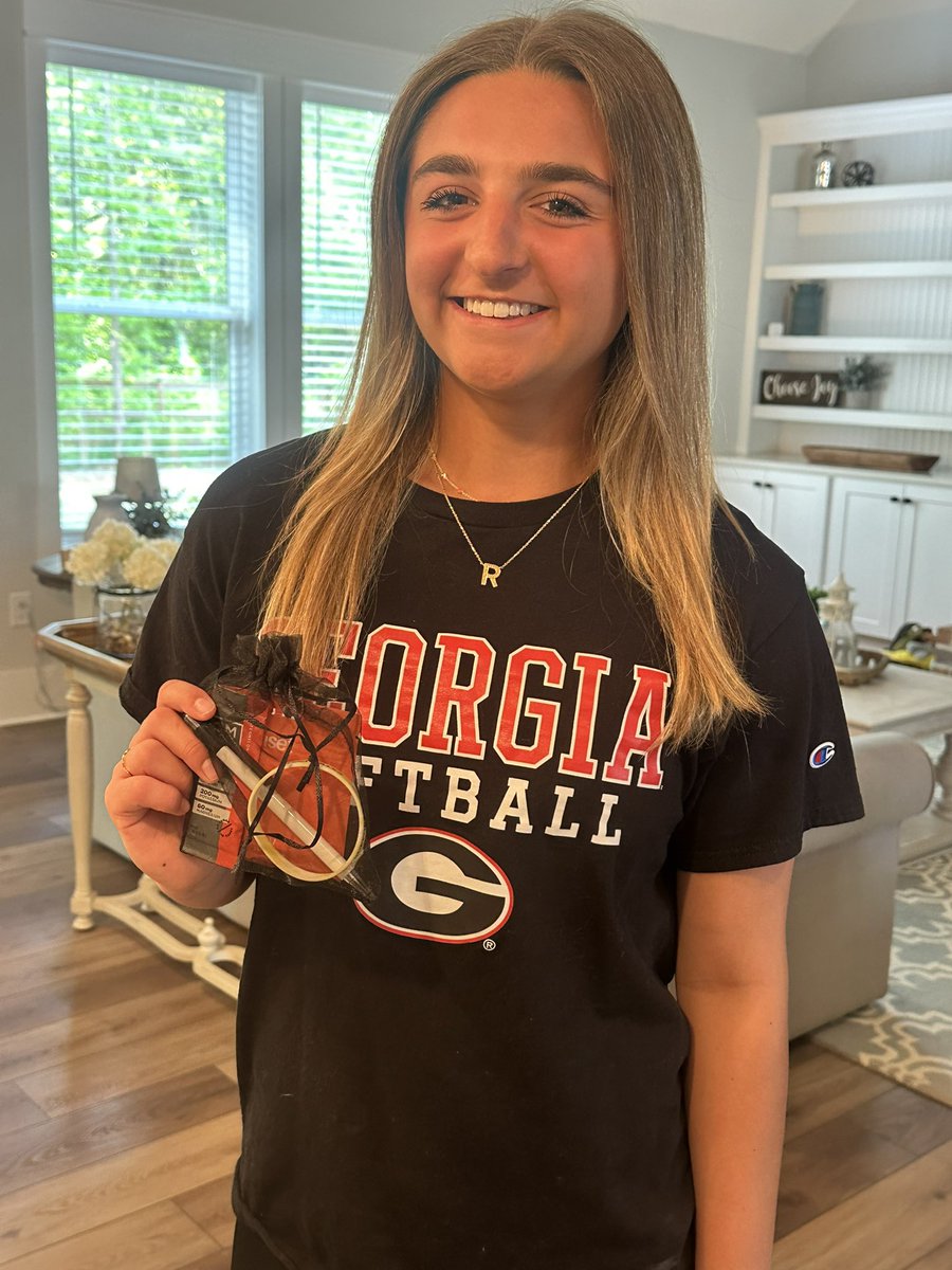 RylieWalker2029's tweet image. 🤗Thank you Bonnie @ExtraInningSB for the Swag!! 🛍️ I have enjoyed the Ambassador program these past two years! I love what the program stands for!🤍

#inspire #empower #support #softball