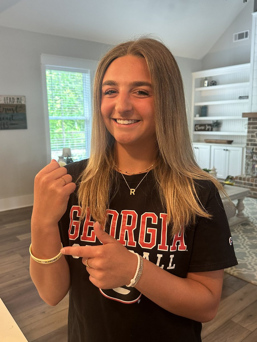 RylieWalker2029's tweet image. 🤗Thank you Bonnie @ExtraInningSB for the Swag!! 🛍️ I have enjoyed the Ambassador program these past two years! I love what the program stands for!🤍

#inspire #empower #support #softball