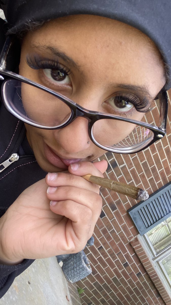 vee 🇩🇴 tweet media