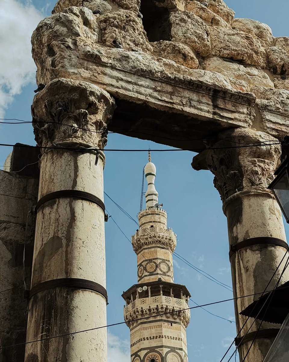 أُناجيك .. ولستُ الفَقيه بأسلوبِ الرَّقائق ، ولساني غير فَصيح ، ودَربي غير صَحيح .. أنا الذي لا أملك سوى حسن الظَّنِّ بك ، وأُحارب هوى نفسي باليقين ، وأتلعثم حاليًا بكلِّ الكلمات عدا ندائي بالرَّجا : يا ربّ.

- إِن ضلَّ قلبي فَقلبِي أنتَ تعرِفه!