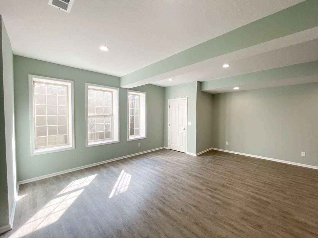 EmpireRemodelKC's tweet image. You don’t need a new house… you need a better version of the one you already have.

#HomeMakeover #UpgradeYourHome #DreamSpaces #HomeDesign #ModernHome #RenovationProject #InteriorGoals #HomeVibes #ConstructionExperts #HomeStyle #CreativeSpaces #FinishedProject #HomeGoals