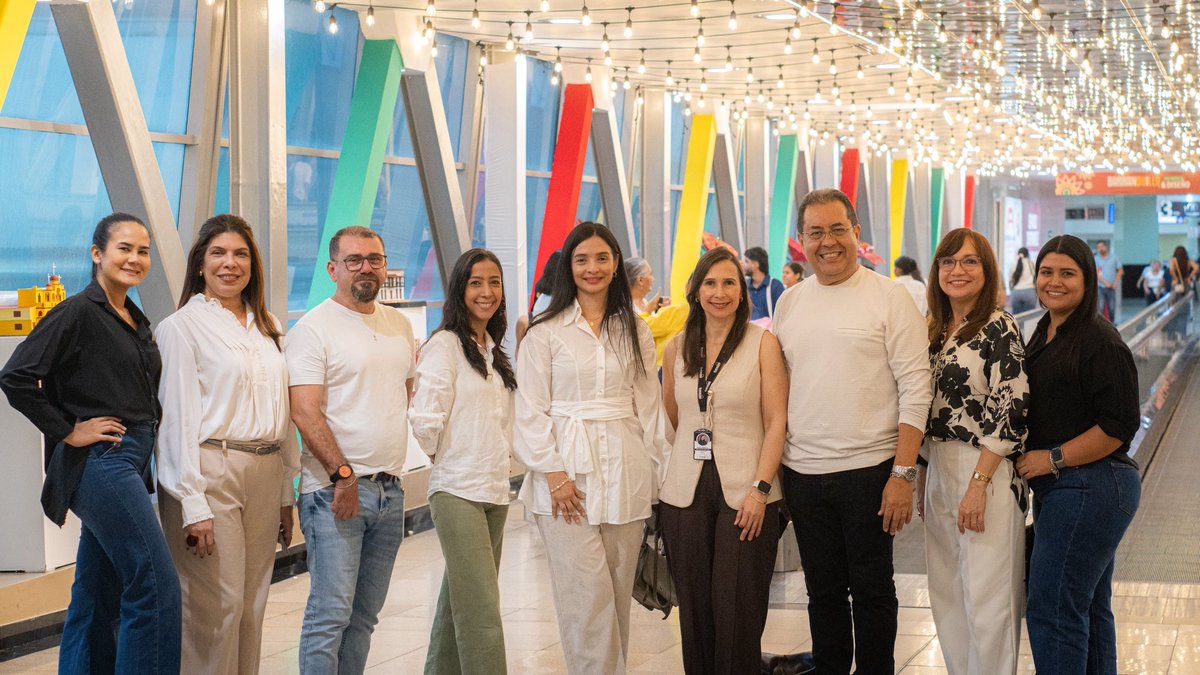 UAutonoma's tweet photo. Nuestras estudiantes de la Facultad de Arquitectura, Arte y Diseño presentan 22 piezas inspiradas en Barranquilla. Una muestra que reúne talento, creatividad y procesos académicos llevados a la práctica. ✨🤩

¡Visítala durante este mes! https://t.co/brDlJ6O0jR