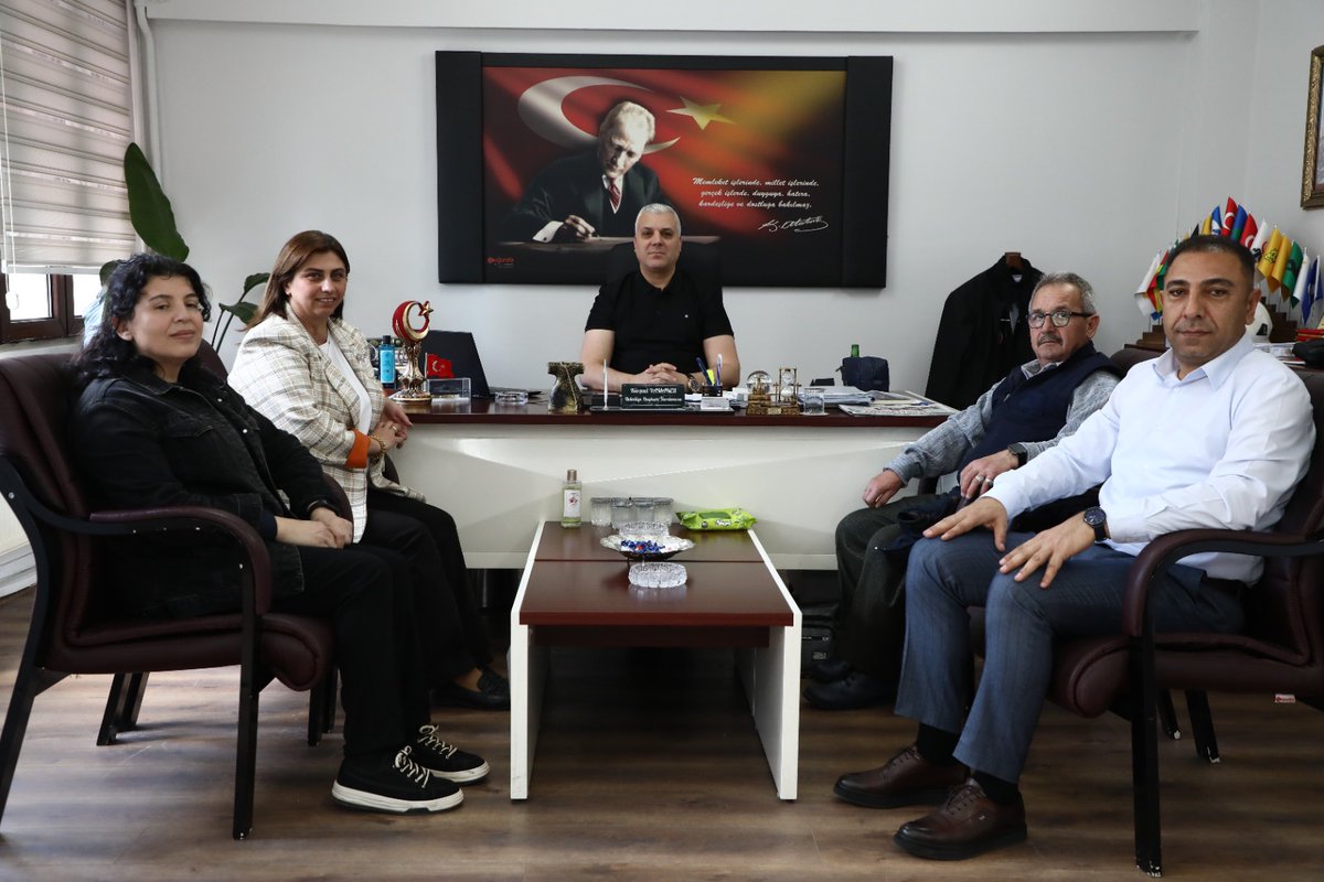 Merkez İlçe Başkanlığı olarak Belediye Başkan Yardımcısı Sayın Kürşad Yamaner’i ziyaret ettik.
Nazik ev sahipliği için kendilerine teşekkür ediyor, çalışmalarında başarılar diliyoruz.