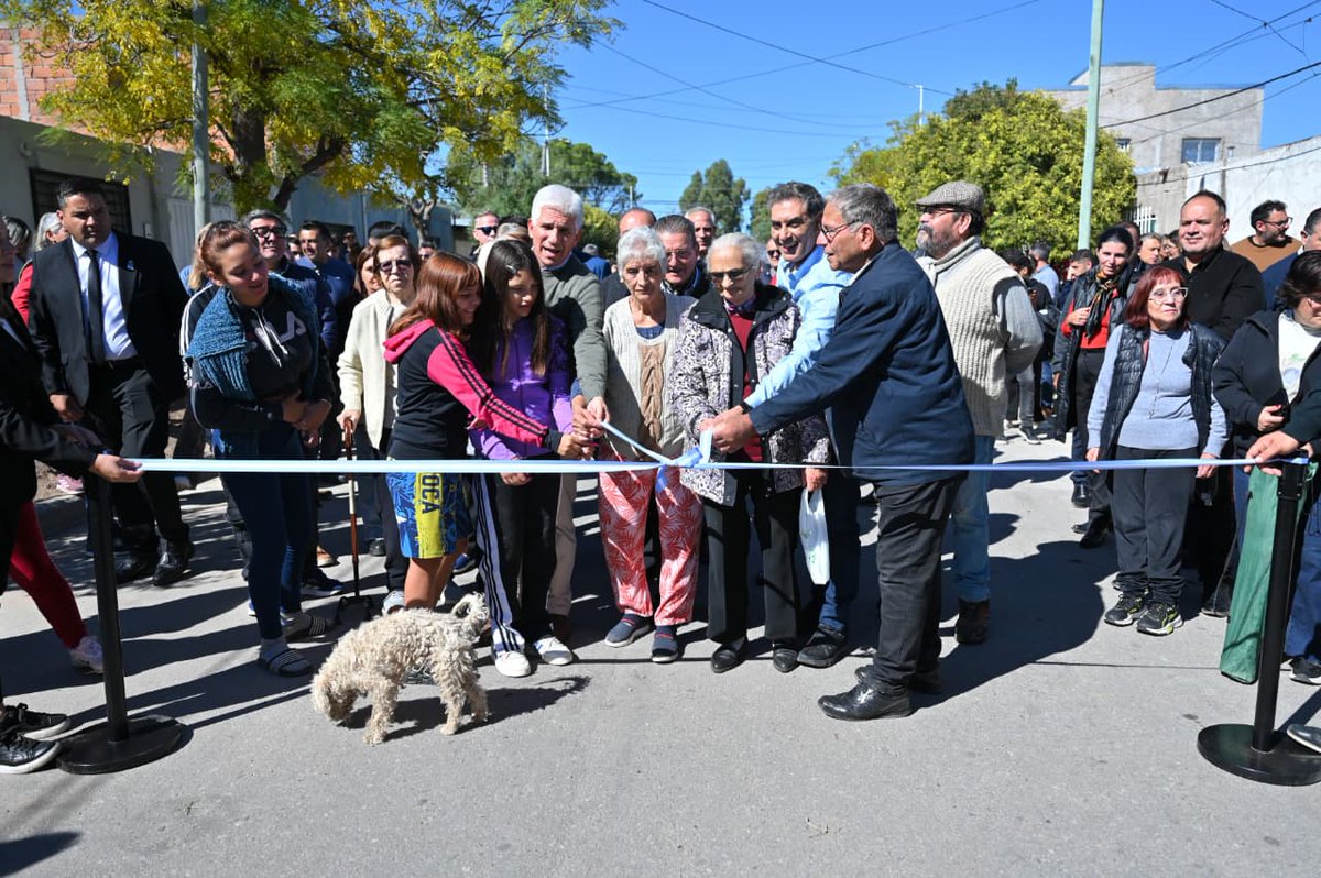 GobernadorSL's tweet photo. Seguimos mejorando el barrio San Martín Anexo 🚧

Más obras, mejor iluminación y mayor seguridad. https://t.co/jdokgCfdWP