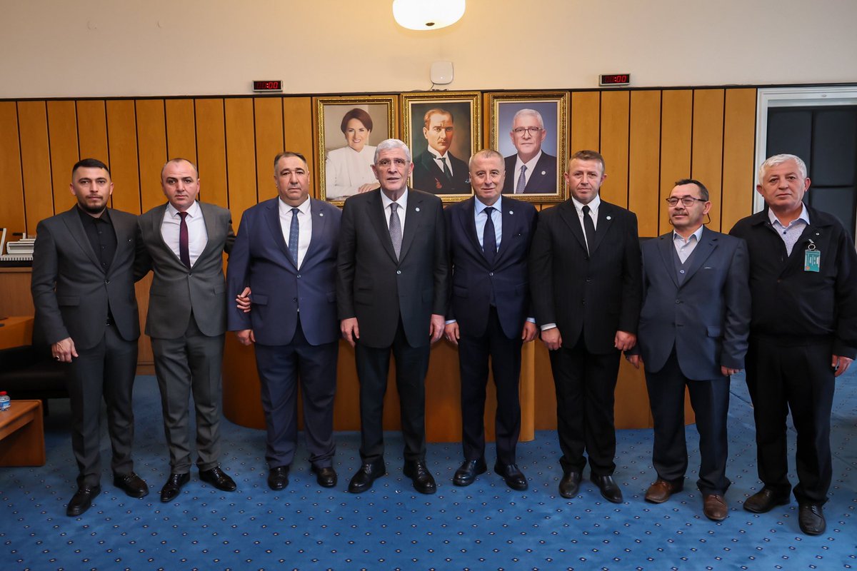 iyiparti's tweet photo. Genel Başkanımız Sayın Müsavat Dervişoğlu,

TBMM'de Afyonkarahisar, İstanbul, Tekirdağ, Giresun ve Zonguldak teşkilatımızla bir araya geldi.

Nazik ziyaretleri için teşekkür ediyoruz. https://t.co/NGBaX0uYLy