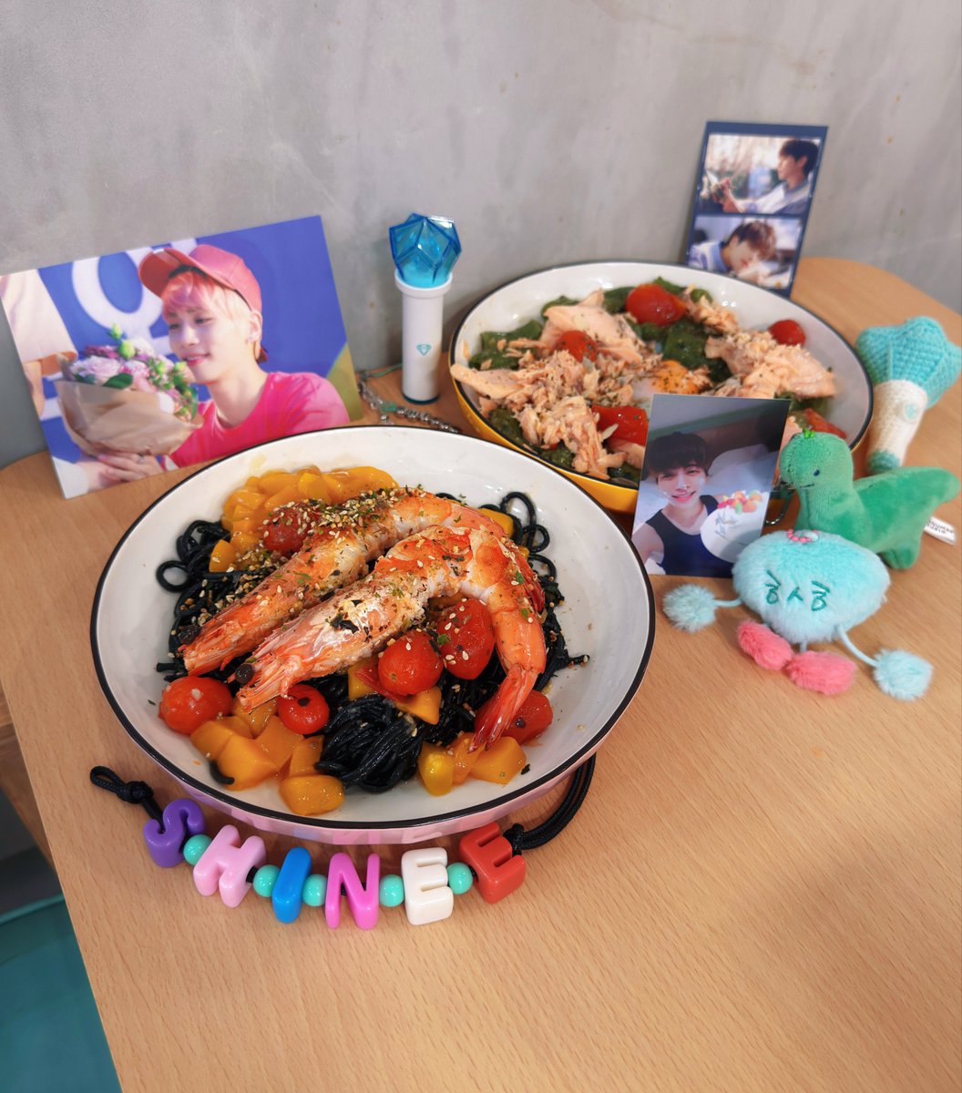 We celebrated <a href="/realjonghyun90/">김종현</a>’s birthday 🎂🥳