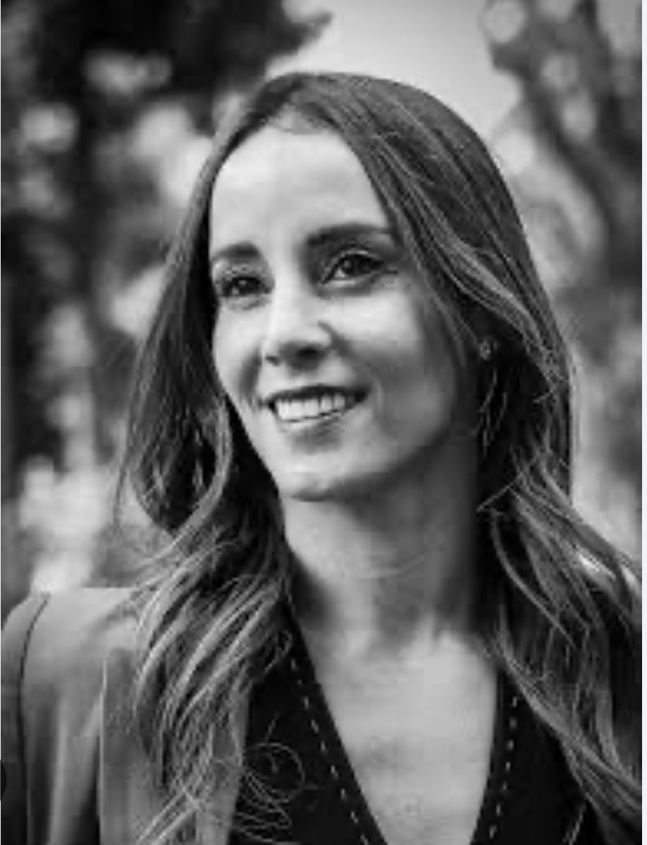 🔴 Mi absoluto apoyo a nuestra bella vocera de gobierno, frontal y real, siempre de cara al país ❤️😘🇨🇱 <a href="/marasedini/">Mara Sedini</a>