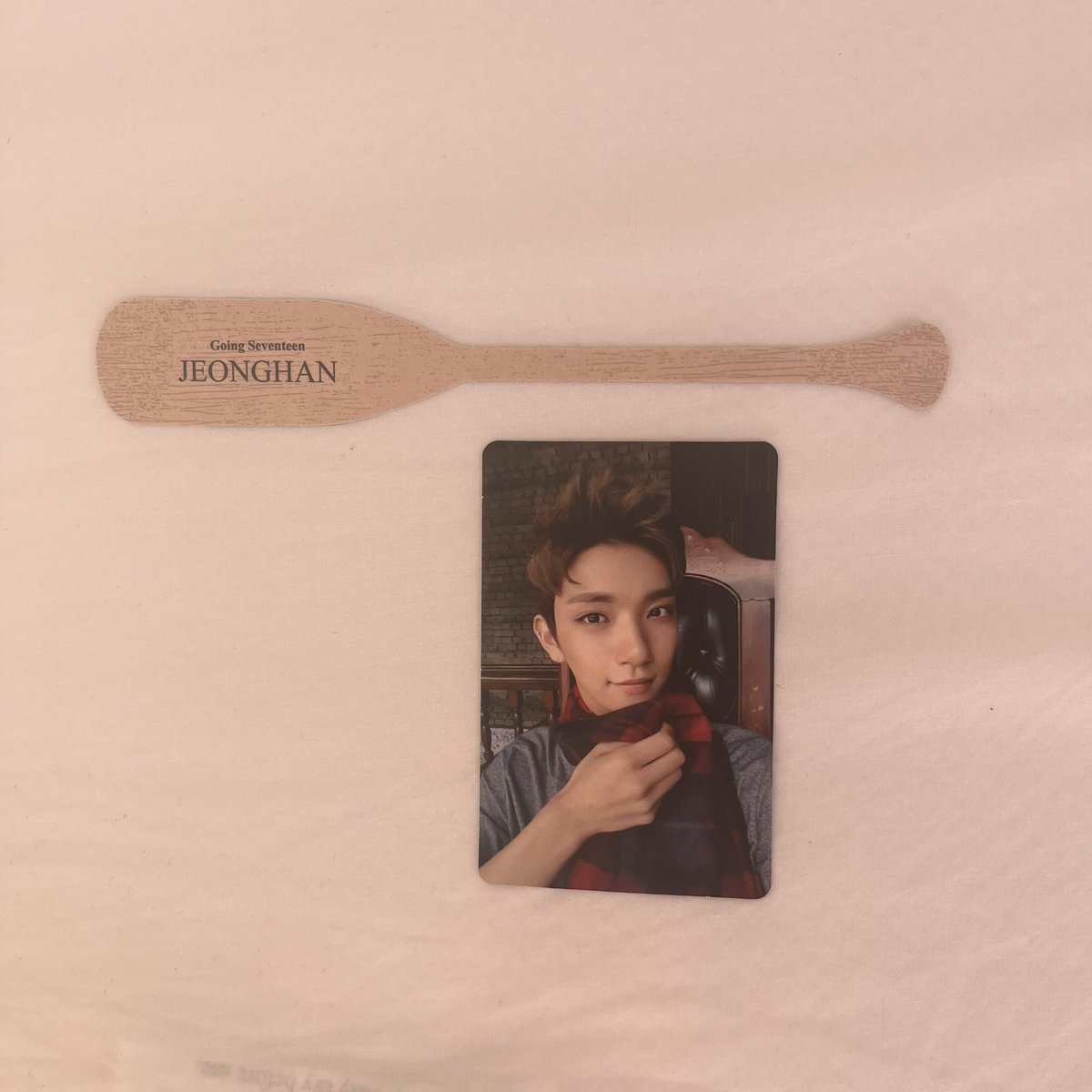 heartduna's tweet photo. crazy that i’ve been a carat for nearly 7 years and this is my first joshua photocard https://t.co/bohgQvBgqR
