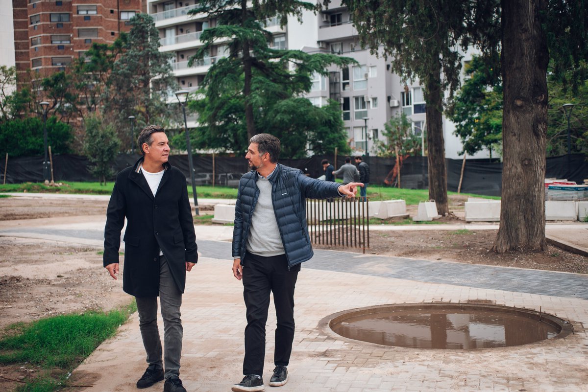 ¡EL PARQUE DE LAS TEJAS ESTÁ QUEDANDO ESPECTACULAR!

Recorrimos la obra del #ParqueDeLasTejas y te quiero contar que está quedando bárbaro. Va a tener senderos, juegos y equipos de calistenia. Es clave porque en #NuevaCórdoba hay muchos edificios, mucha gente que vive en altura y