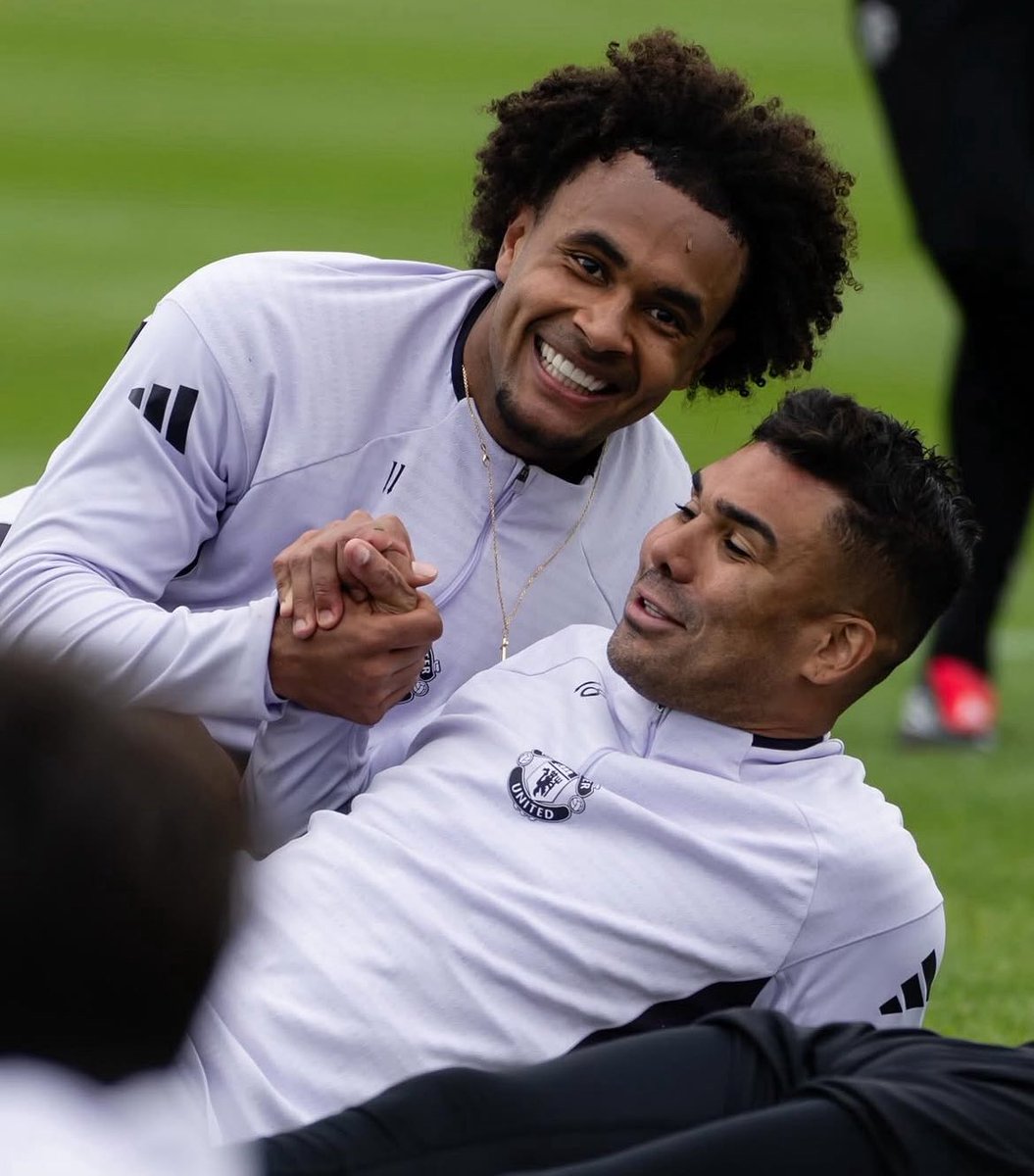 MUFCinUS's tweet image. Good vibes #MUFC #Casemiro #Zirkzee