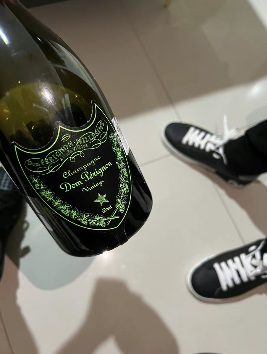 ليان tweet media