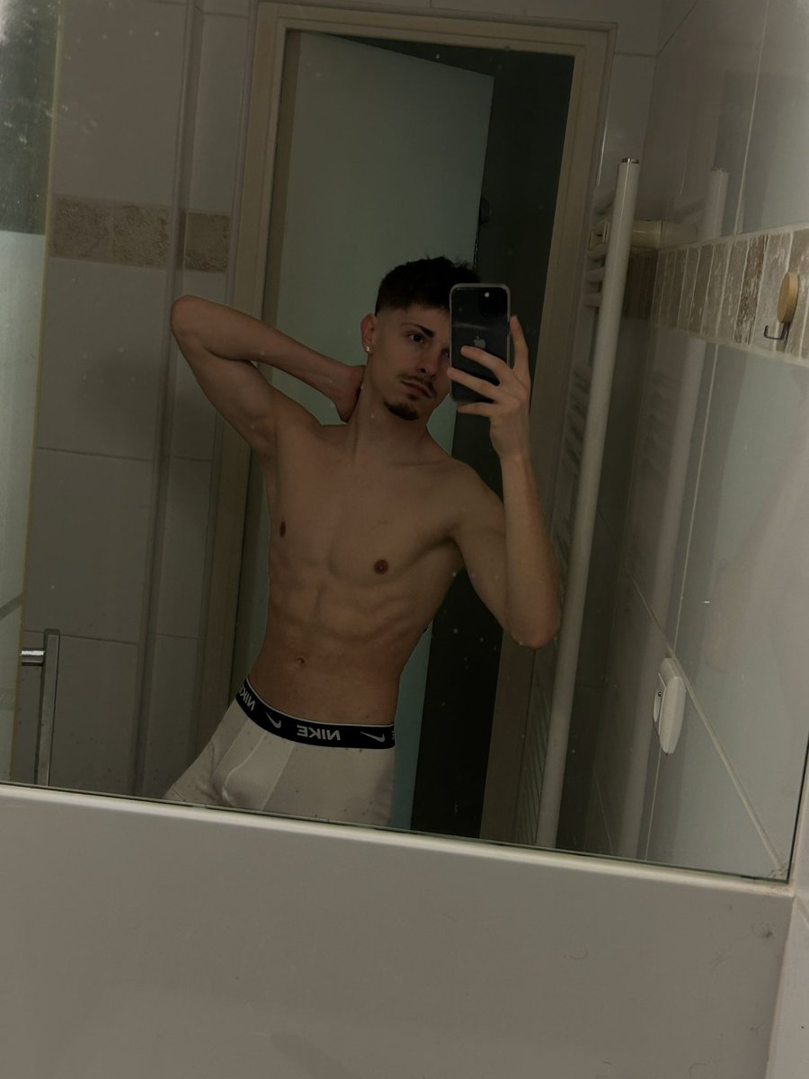 basti1 tweet media