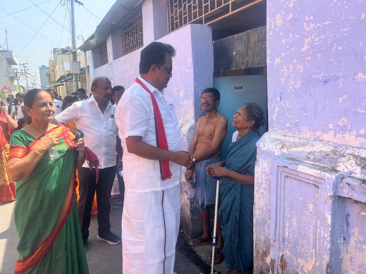 dmkarunkumarmtp's tweet photo. நேற்று காலை கழக வேட்பாளர் எஸ். எம். டி. கவிதா. கல்யாண சுந்தரம் அவர்களை ஆதரித்து உதயசூரியன் சின்னத்தில் வாக்கு கேட்டு காரமடை. நகரம். முழுவதும்.வாக்கு சேகரிப்பில் ஈடுபட்ட போது. பா. அருண்குமார் .EX.MLA.அவர்கள் https://t.co/WqUUNPQoph