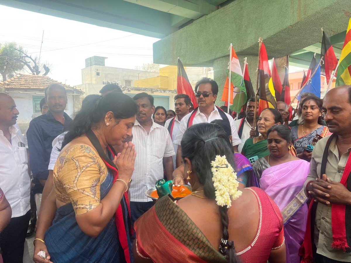 dmkarunkumarmtp's tweet photo. நேற்று காலை கழக வேட்பாளர் எஸ். எம். டி. கவிதா. கல்யாண சுந்தரம் அவர்களை ஆதரித்து உதயசூரியன் சின்னத்தில் வாக்கு கேட்டு காரமடை. நகரம். முழுவதும்.வாக்கு சேகரிப்பில் ஈடுபட்ட போது. பா. அருண்குமார் .EX.MLA.அவர்கள் https://t.co/WqUUNPQoph