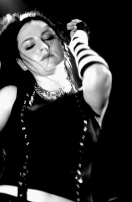 rionka (evanescence munich 2026!) tweet media