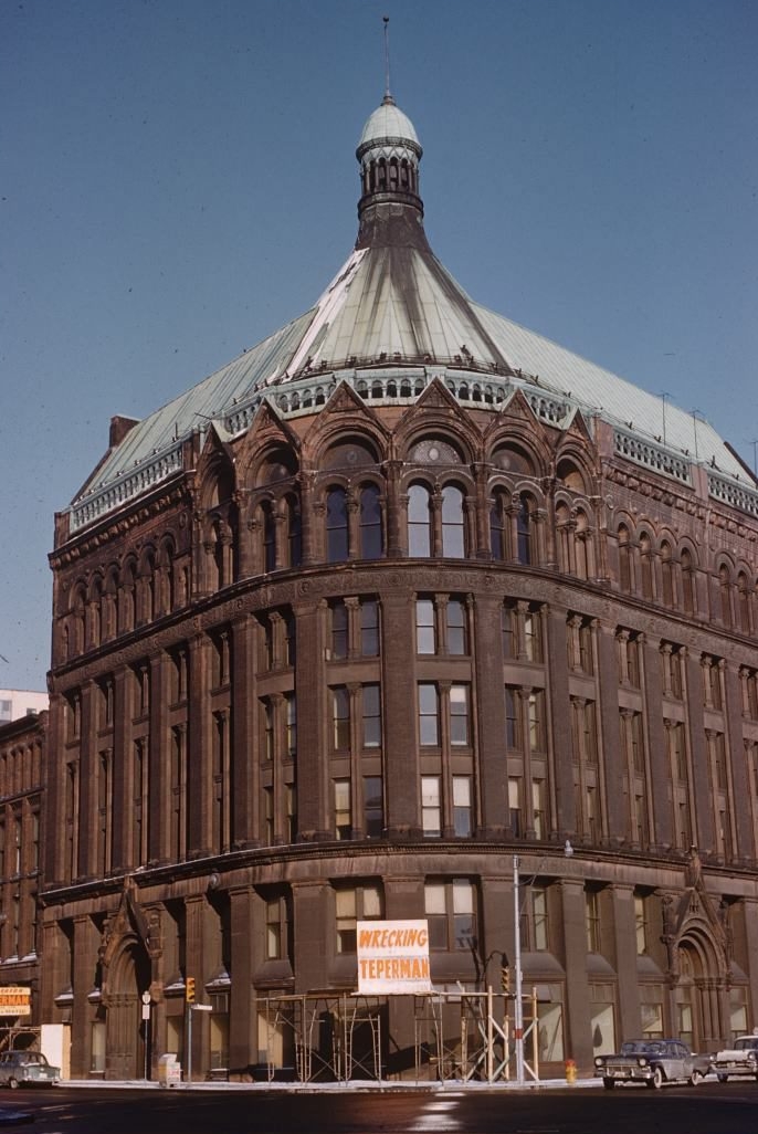 DystopiaNow! tweet media