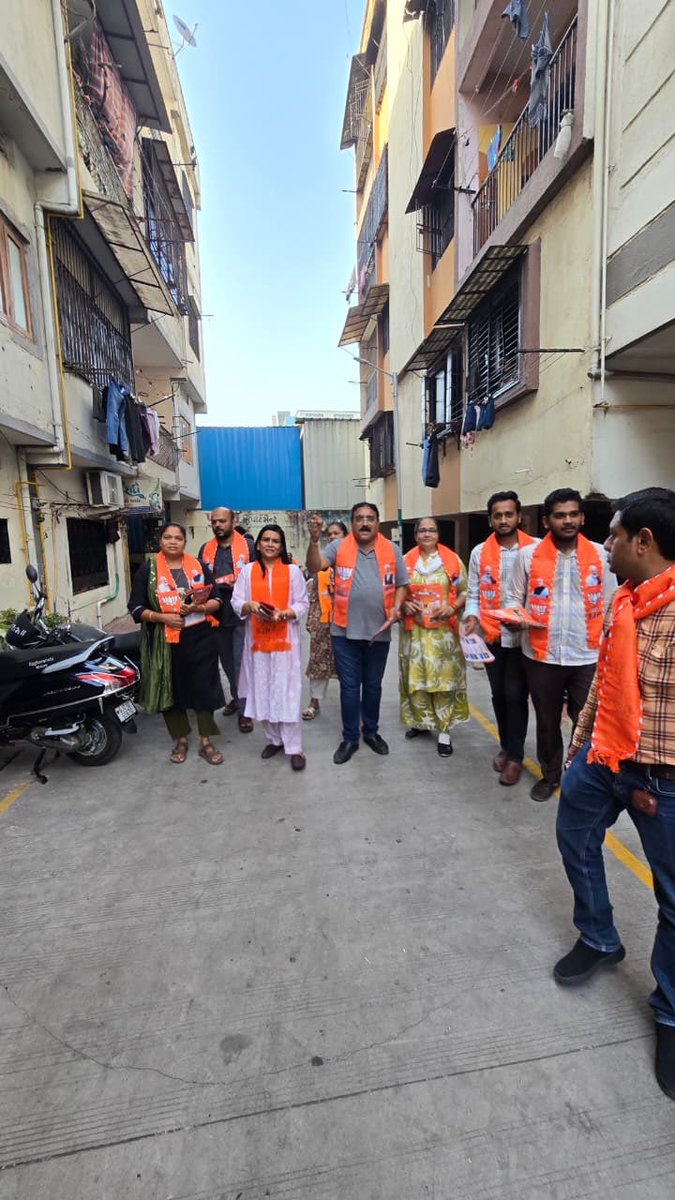 🚩ડોર ટૂ ડોર પ્રચાર 📢

આગામી સ્થાનિક સ્વરાજ્યની ચૂંટણી અંતર્ગત વોર્ડ નં ૫ અશ્વનીકુમાર ફુલપાડા ના હોદ્દેદાર સાથે પ્રચાર કર્યો...

કેન્દ્ર અને રાજ્ય સરકાર દ્વારા કેરલા વિકાસના પ્રકલ્પો/કાર્યો અને સુરત મહાનગરપાલિકા દ્વારા કરેલા પ્રકલ્પો/કાર્યોની પત્રિકા જનતા સુધી પહોંચાડી.
<a href="/Patil/">Nish</a>